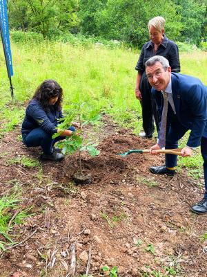 L-R) Kausalya Gibson, The Conservation Volunteers (TCV); Kathryn Thomson, Chief Executive, National Museums NI;; and Andrew Muir MLA, Minister for the Department of Agriculture, Environment and Rural Affairs